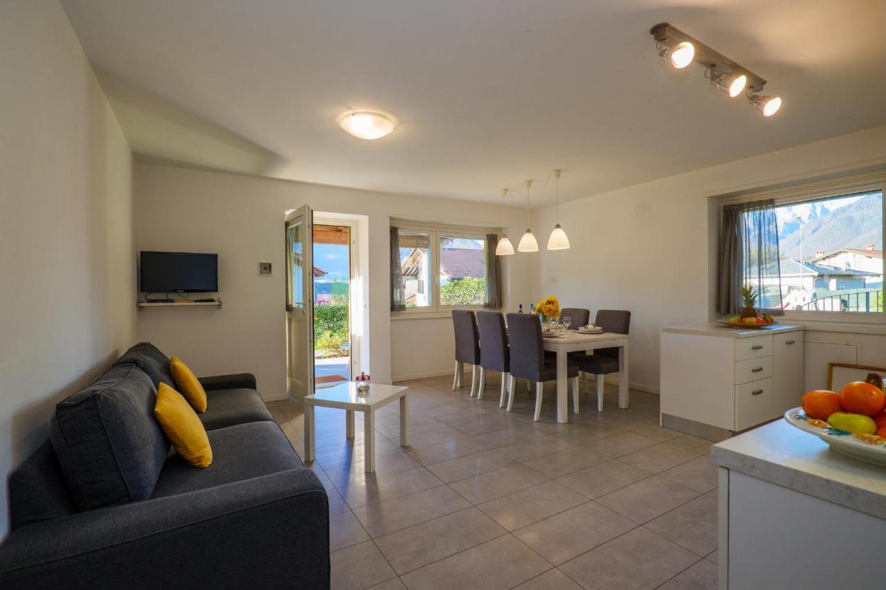 Residence Girasole Casa Gialla Colico Εξωτερικό φωτογραφία