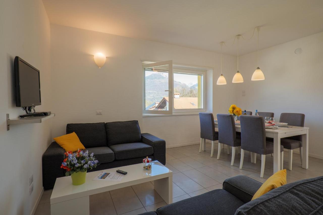 Residence Girasole Casa Gialla Colico Εξωτερικό φωτογραφία