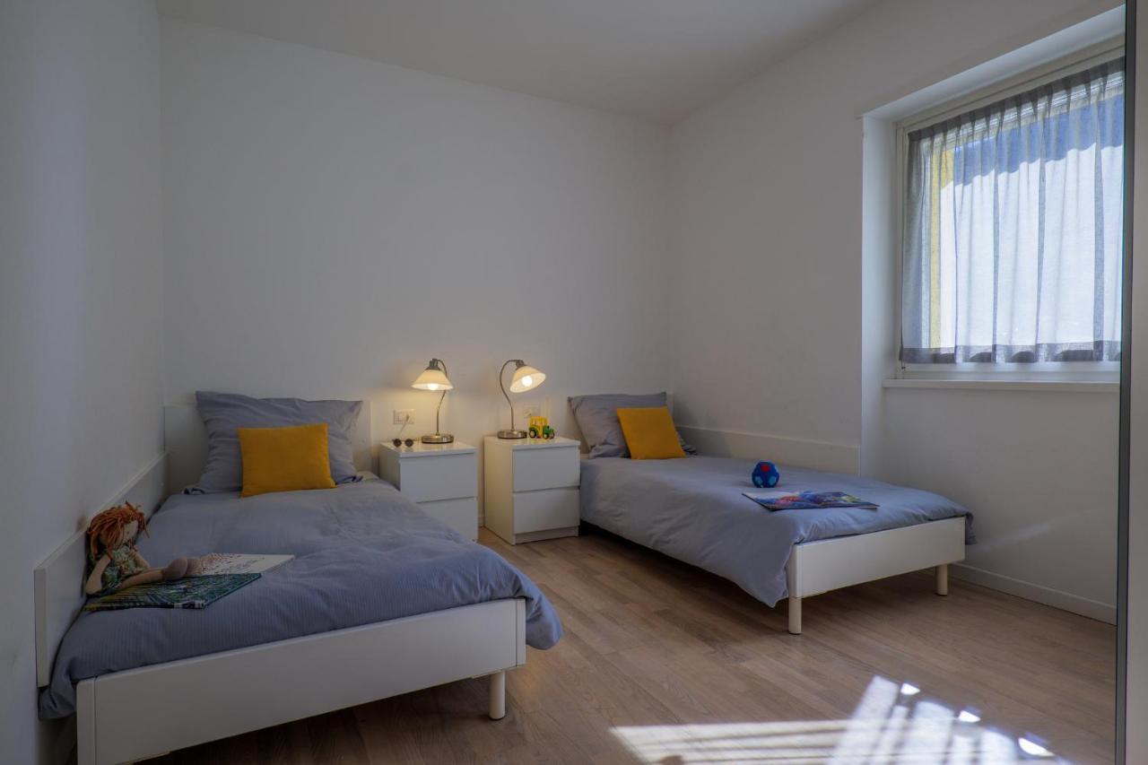 Residence Girasole Casa Gialla Colico Εξωτερικό φωτογραφία